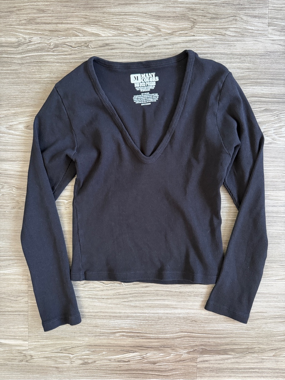 Big Bud Press • Many Colors Long Sleeve V Neck Tee in Black • Size Medium - Picture 1 of 3